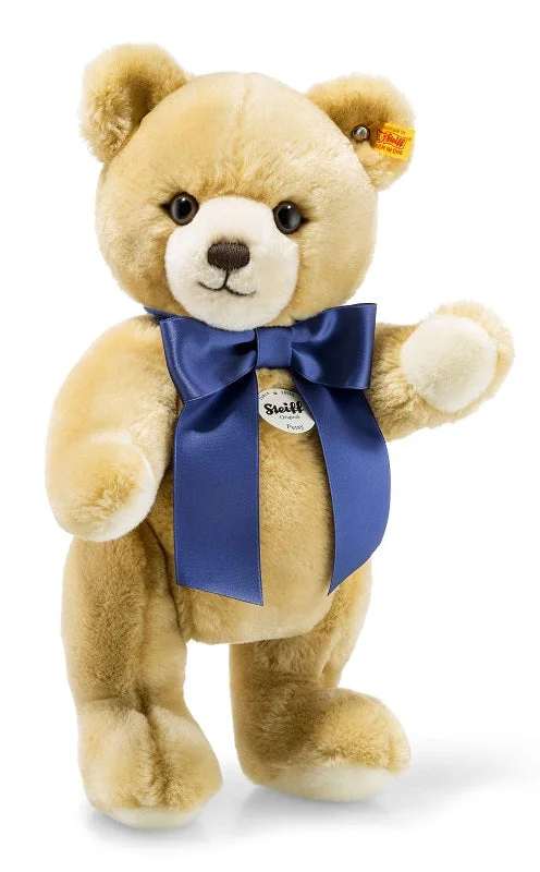 Petsy Teddy Bear by Steiff